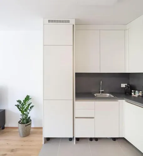 Gruene Und Zentrale Ruhelage Im Neubau Mit Balkon